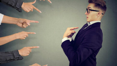 كيف تتعامل مع الانتقادات بطريقة ذكية و بنّاءة